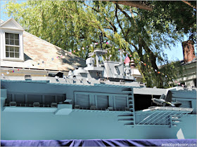 Maqueta Barco de Guerra Desfile 4 de Julio Bristol