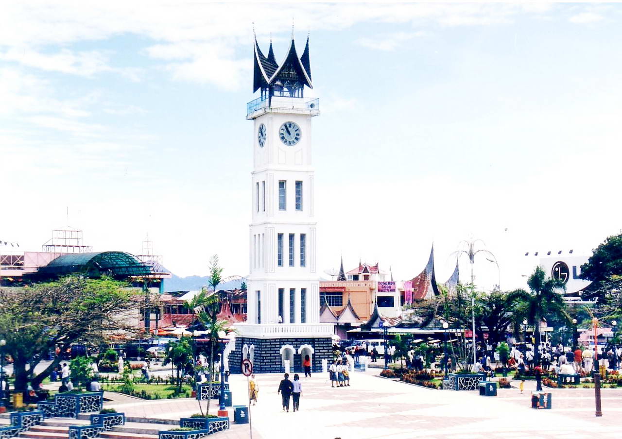 Objek Wisata Jam Gadang Bukittinggi Sumatera Barat (Sumbar)
