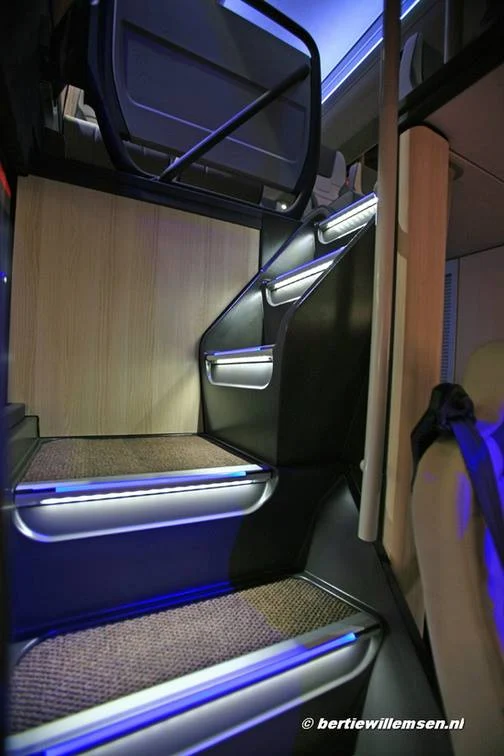 VDL Futura FDD2 escalera