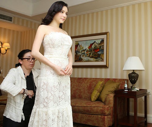 Lý Nhã Kỳ từng gây xôn xao dư luận khi đặt chiếc váy 2 tỷ của Chanel.