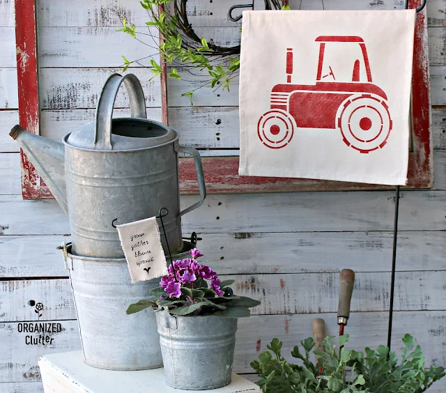 DIY Stenciled Canvas Outdoor Garden Flags #farmhouse #junkgarden #stenciling #canvas