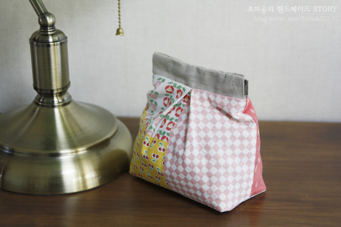 How to Sew Fabric Gift Bags - Free Photo Tutorial. 