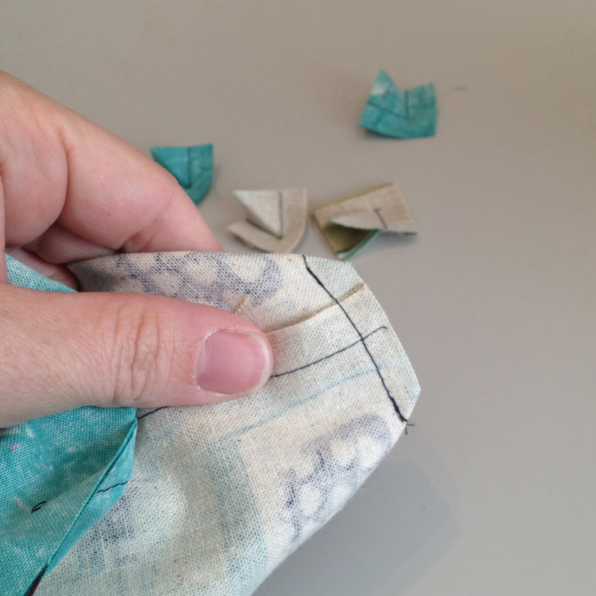 How To: Basic Pouch with Zipper Tabs