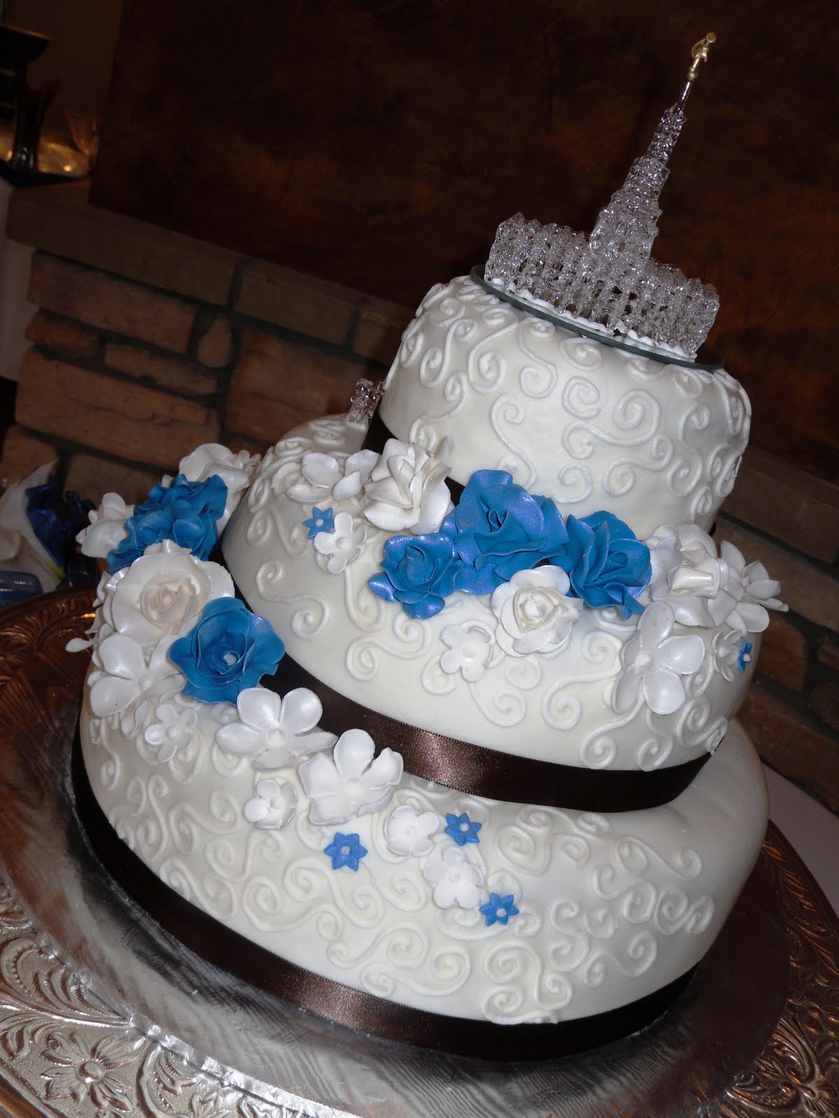 royal blue wedding cakes