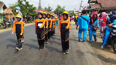 Ratusan Siswa Tingkat SD dan SLTP di Kecamatan Lais Ikuti Lomba Gerak Jalan
