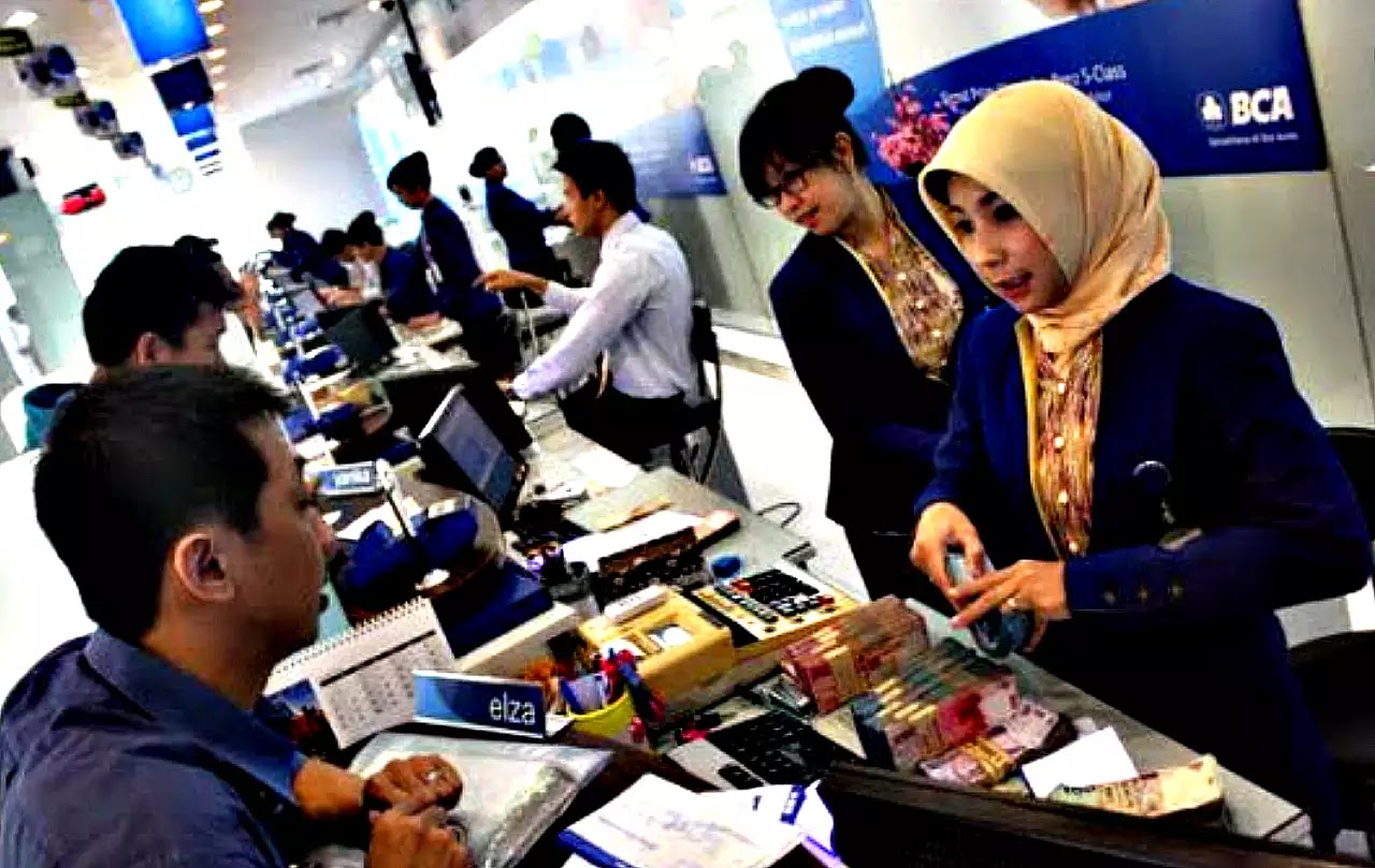 Limit Penarikan uang di teller BCA + Syarat dan Keuntunganya