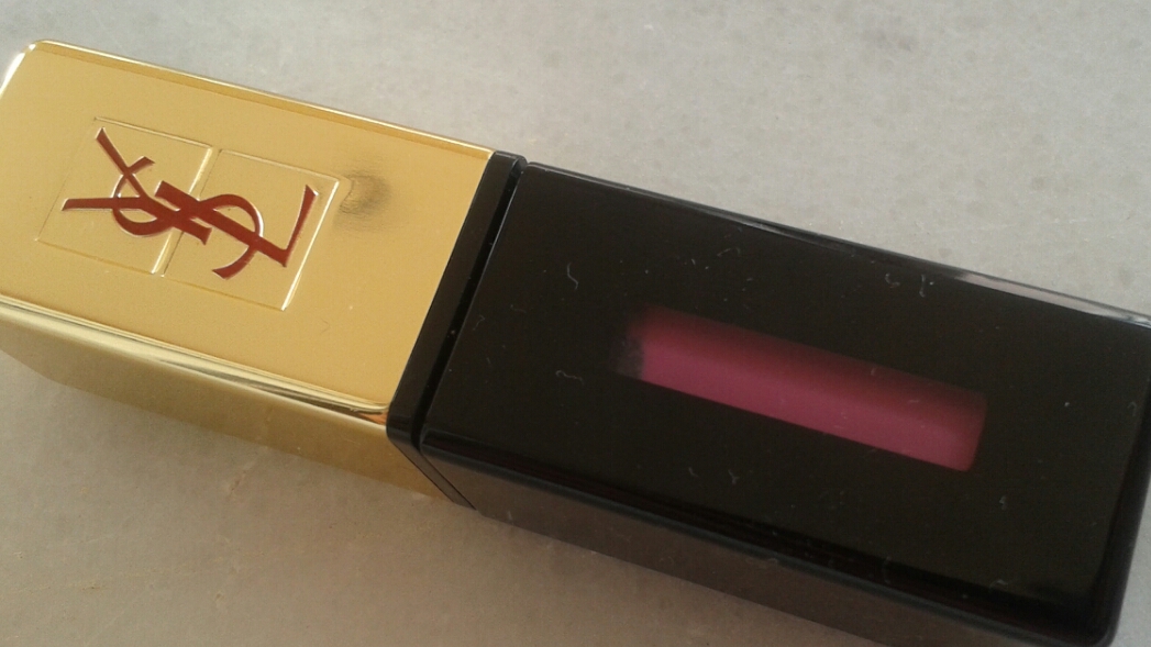 http://beautyandthefoodbeast.blogspot.gr/2013/02/review-yves-saint-laurent-rouge-pur.html#.UzqncVfQ6n4