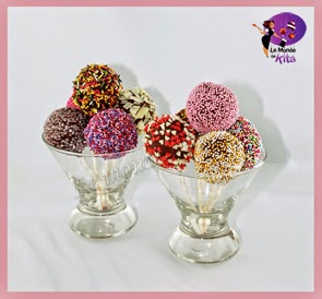 http://monde-de-kita.blogspot.fr/2013/10/mes-premiers-cake-pops-je-vous-presente.html