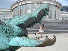 crocodile and girl, Brussels
