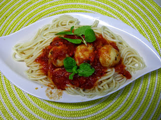 Spaghetti with mushroom balls