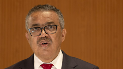 O diretor-geral da Organização Mundial da Saúde (OMS), Tedros Adhanom Ghebreyesus, discursa aos delegados durante o primeiro dia da 75ª Assembleia Mundial da Saúde na sede europeia das Nações Unidas em Genebra, Suíça, em 22 de maio de 2022. /AP