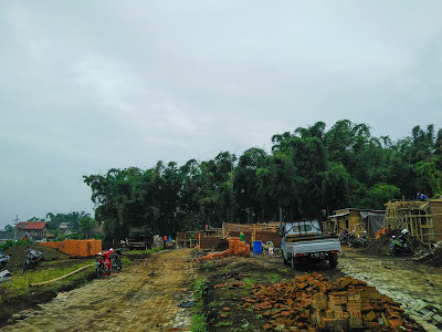 Aktivitas pembangunan rumah villa Exotic Panderman Hill Batu Malang