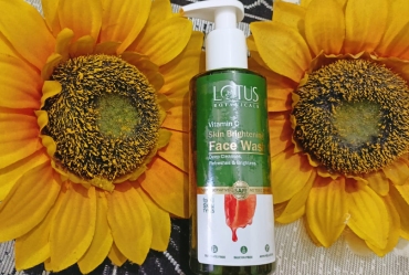 Lotus Botanicals Wash & Glow Combo Review: Vitamin C | Face Wash | Face Scrub | Brightening Day Cream