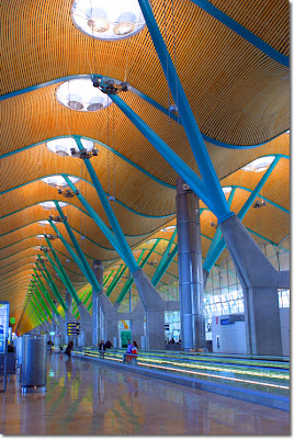 Terminal 4, Bandara Barajas Madrid - Spanyol | www.jurukunci.net