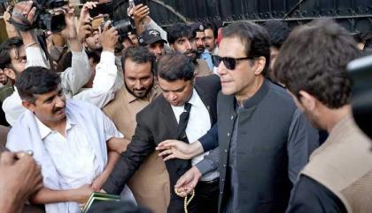 imran khan arrest Live Update | mobile services blocked near Khan’s house