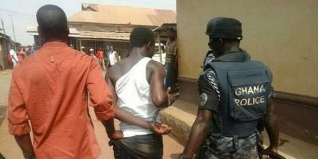 VEDIO: AMASAMAN POLICE ARREST A MAN WHO ATTEMPT TO KIDNAP A YOUNG GIRL