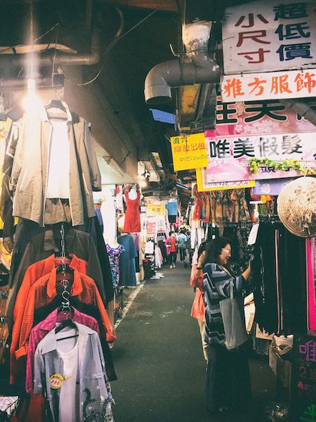 ここはChengzhong Market（城中市場）