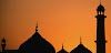 يأتـي زمـان لا يبقـي من الاسلام إلا أسمـه