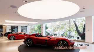 trần xuyên sáng showroom