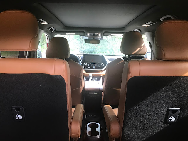 Interior view of 2020 Toyota Highlander Hybrid Platinum