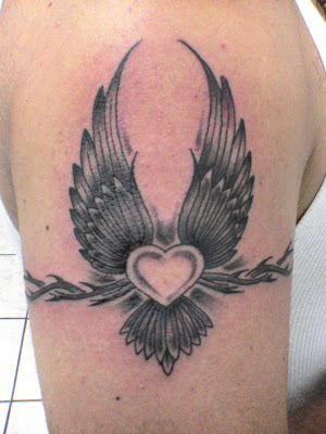 tattoos de alas. Tattoos De Corazones. galeria