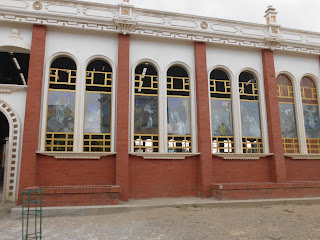 <img src="puertas-ventanas-balcones-portones-persianas-vistas generales.jpg" alt="vistas generales de puertas ventanas balcones portones persianas para casas"> 