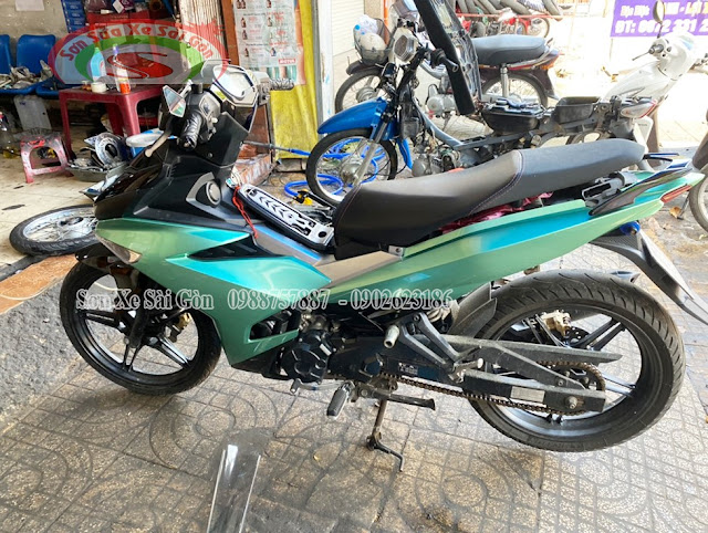 Exciter 150 sơn dọn áo màu xanh phối đen