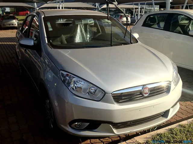 Fiat Grand Siena Attractive 2013 - prata bari