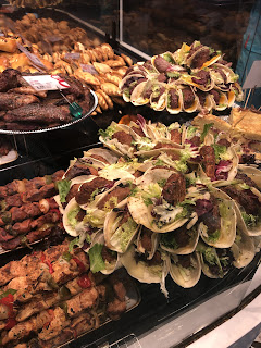 生ハムと生魚の食べ歩きマーケット〜ボケリア市場/La Boqueria〜