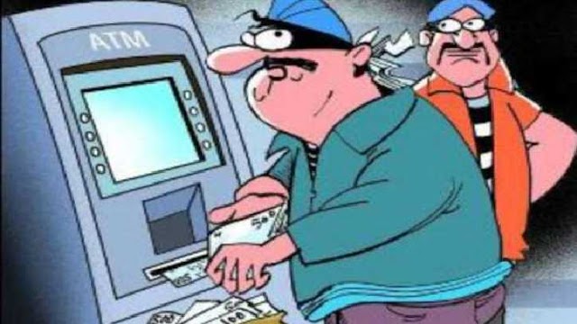  ATM मशीन तोड़ रहे 3 बदमाशों को पुलिस ने दबोचा
