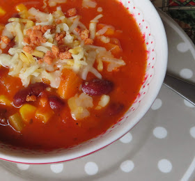 Hearty Tomato & Bean Soup