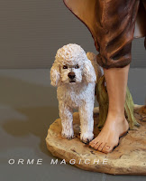 statuette personalizzate con cani pastore con barboncino bianco cake topper milano orme magiche