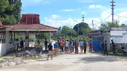 Puluhan TKBM Pelabuhan Falabisahaya Geruduk Kantor HRD PT. Sampoerna Kayoe