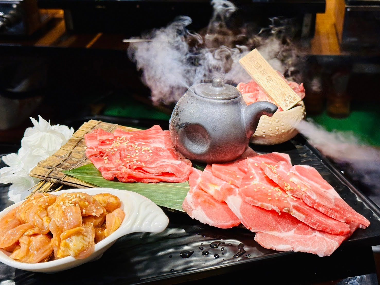 新竹東區餐廳推薦！東門市場評價不錯的燒肉店，代烤服務，牛舌、和牛、生蠔、海鮮