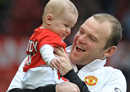 Wayne Rooney With Kid