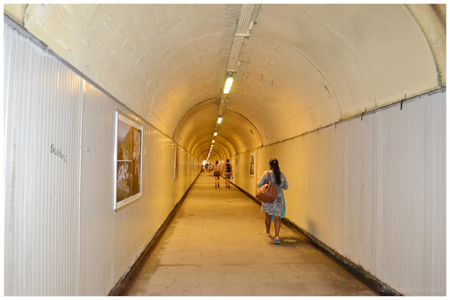 Manarola i Cinque Terre - tunel dla pieszych