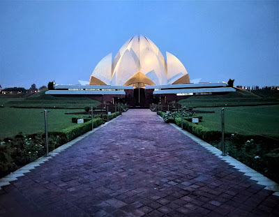 Lotus Temple at delhiblogs.com