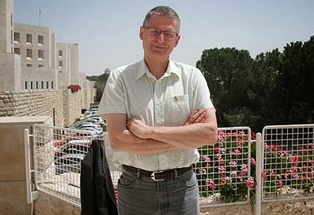 شبكة تنظيم القاعده تضع لوحة بمشاهير عالميين لتصفيتهم واغتيالهم ؟ شبكة تنظيم القاعده تضع لوحة بمشاهير عالميين لتصفيتهم واغتيالهم ؟