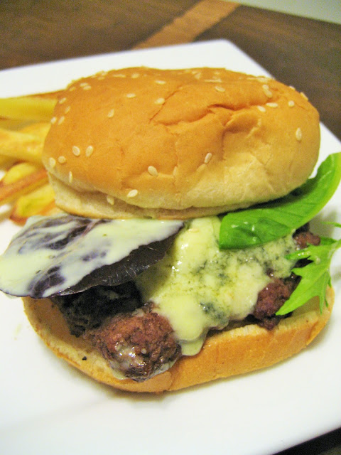 Blue-Cheese-Burger