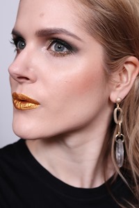 TimeToWerkBlingThingLiquidLipcolourMAC17