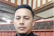 Anggota DPRA Rijaluddin memberi bantuan untuk Korban Banjir di Aceh Tenggara