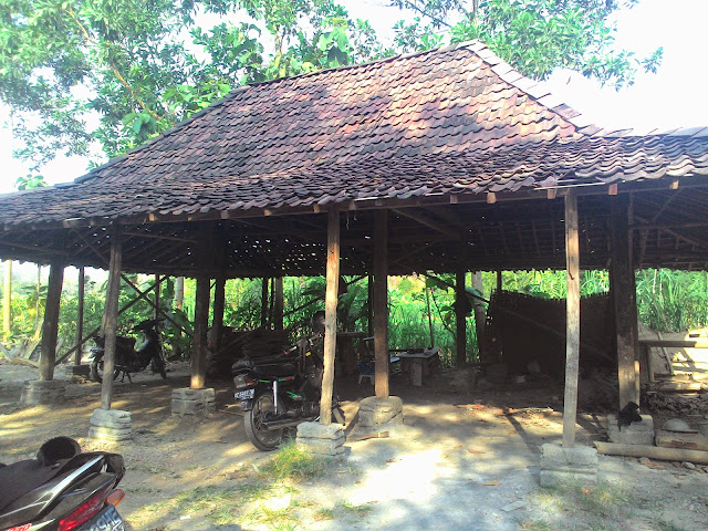 Rumah limasan jati soko 13 cm