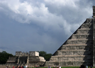 Escaleras del lado norte de la pirámide de Kukulkán, en Chichén Itzá