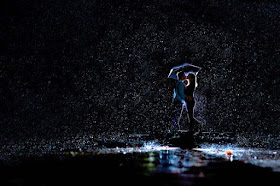 lovely-couple-in-rainy-night-hd-images
