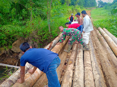 Warga Termotivasi TNI untuk Bergotong Royong