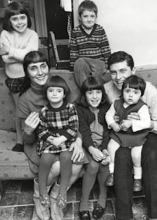 Robert Arnold with his wife June Brown & their 5 kids