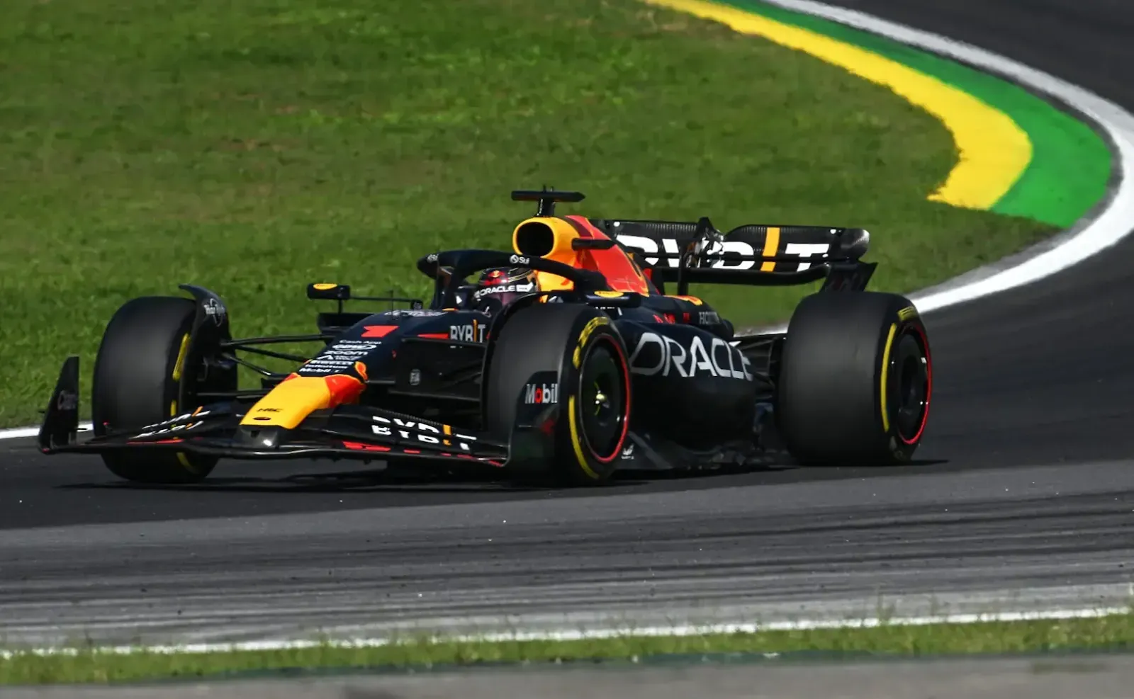 Max Verstappen vince il gran premio del Brasile 2023