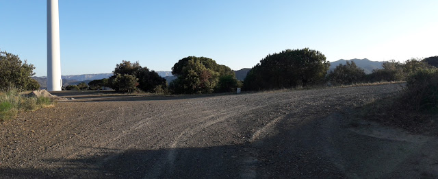 GR-7 Coll de la Teixeta a Arbolí, camí del Mas de la Potra en direcció al Parc Eòlic del Mas de la Potra