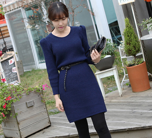 Long-sleeved Sweater Dress w/ Puffed Shoulders