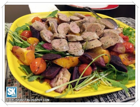 Grilled veggie and sausage salad
